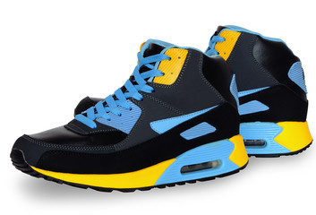 Athletic shoe