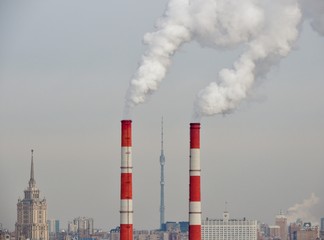 Промышленный пейзаж, трубы, антенна