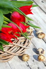 Osterkranz und Wachteleier