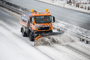 Winterdienst - R&auml;umfahrzeug