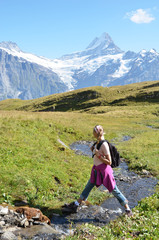 Naklejka na ściany i meble Trekking w Alpach szwajcarskich