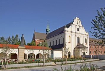 Fototapeta na wymiar stary renaissanse monastyr z cystersów w Mogile Kraków