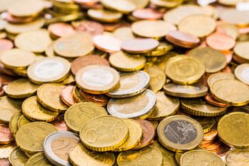Fläche aus vielen Euro Münzen