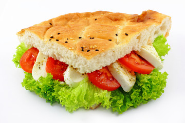 Pide with tomatoes and mozzarella – Pide Tomate-Mozzarella