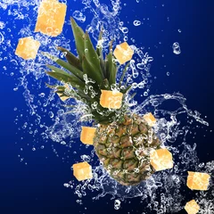Crédence de cuisine en verre imprimé Éclaboussures deau Ananas avec éclaboussures d& 39 eau