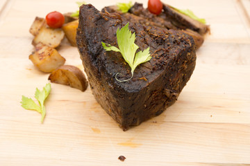 Smoked beef with lettuce and tomato