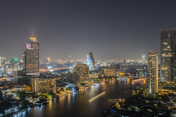Fototapeta na wymiar Bangkok cityscape at night