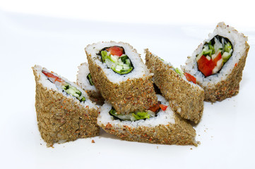 Суши с морепродуктами и красной рыбой