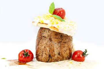 Запеченное мясо под сырной шапкой