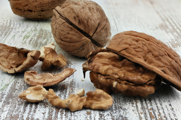 Walnüsse in Schalen