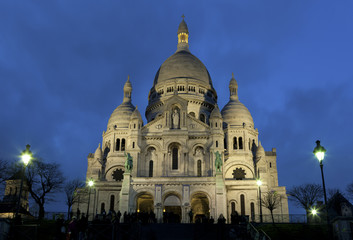 Fototapeta na wymiar Nightfall in the sacre coeur, Montmartre, Paris, Ile de France,