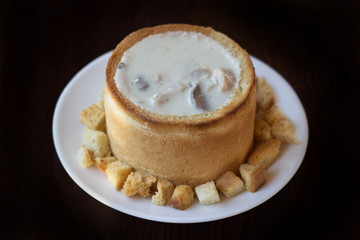 Cream soup with chicken and mushrooms