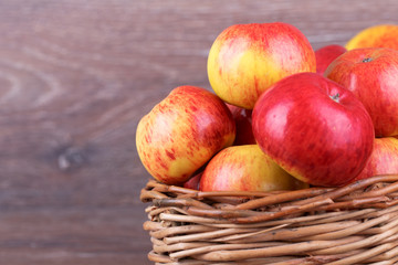 apples in a basket