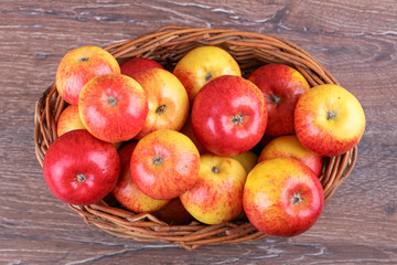 apples in a basket