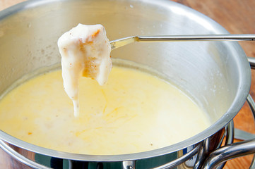 swiss fondue