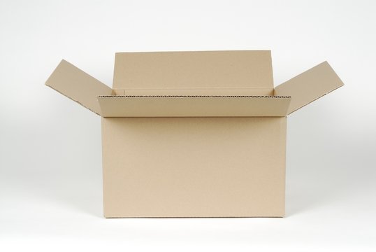 Caja de cartón abierta Stock Photo | Adobe Stock