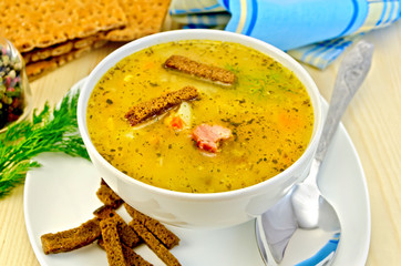 Soup pea with croutons