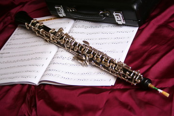Oboe auf Notenheft