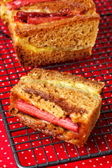 Rhubarb and custard cakes