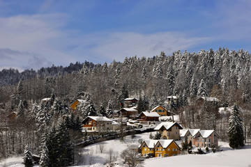 Village de montagne, Saint Cergue (1264) dans le Jura, en Suisse Romande dans le Canton de Vaud	
