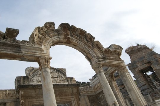 Ruinen des Hadrianstempel in Ephesos
