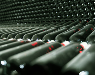 Vieilles bouteilles de vin rouge