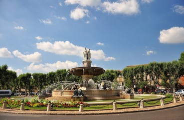 AIX EN PROVENCE : FONTAINE DE LA ROTONDE