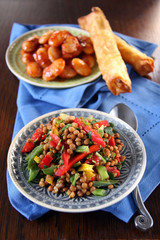 linsensalat, bohnensalat und sigara böregi