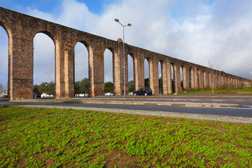 Obraz premium Ancient aqueduct in Evora, Portugal