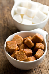 brown and white sugar cubes