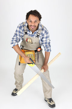 Carpenter sawing lath