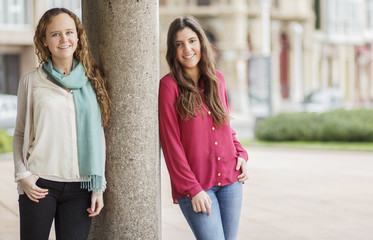 Fototapeta premium Chicas sonriendo