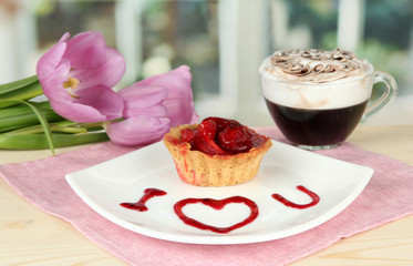 Sweet cake with strawberry and sauce