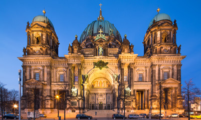 Fototapeta na wymiar Berlin Cathedral (Berliner Dom) panorama at Night in Germany