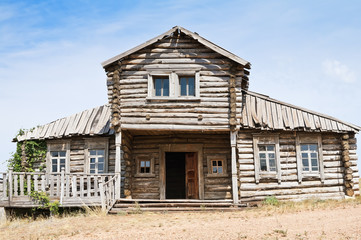 Старинный деревянный дом © vadim_orlov