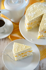 Pfirsischtorte mit Kokos