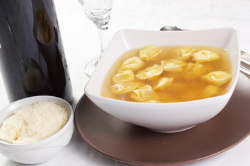 Ravioli in brodo