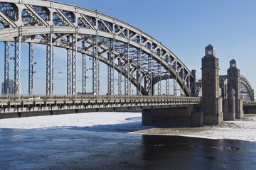Fototapeta premium Bolsheokhtinsky Bridge through the Neva River in St. Petersburg