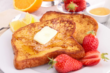 sugar toast with strawberry