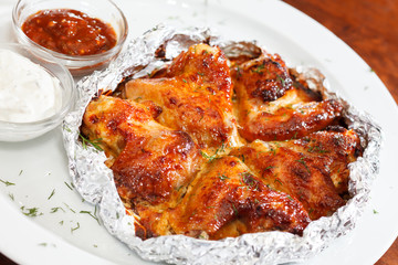 Chicken wings with sauce