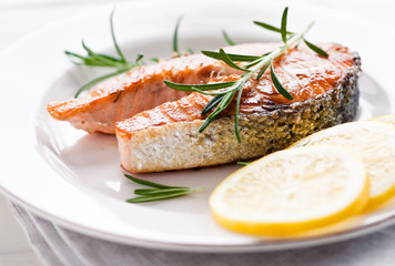 lachskotelett mit rosmarin