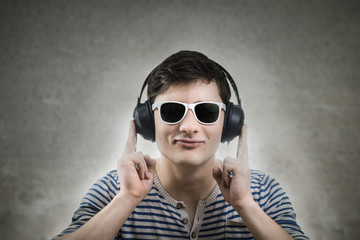 DJ