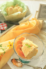 ピーチアイスクリームとクッキー