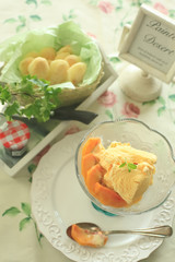 ピーチアイスクリームとクッキー