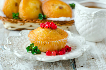 Muffins with currant