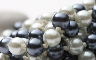 String of black and white pearl