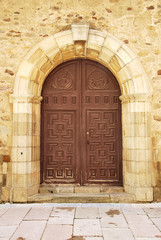 Round door in brown