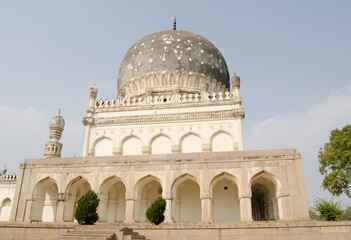Fototapeta na wymiar Tomb of Hayat Bakshi Begum
