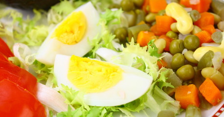oeuf, et macédoine de légumes