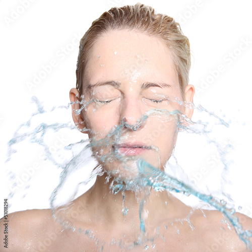 "wasser ins gesicht" Stockfotos und lizenzfreie Bilder auf Bild 51018294